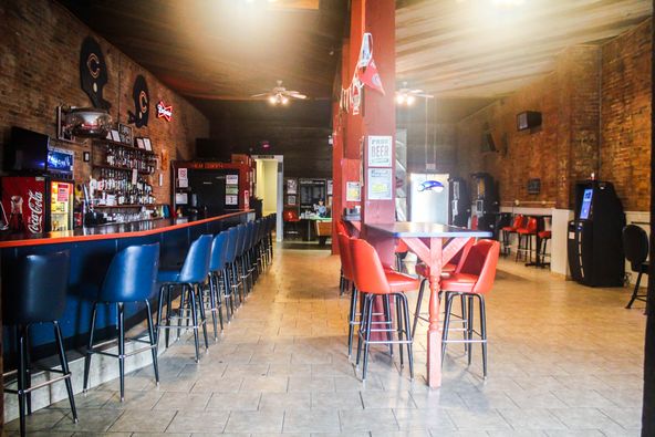 The Bear's Den: 47 S East Ave, Amboy, IL 61310